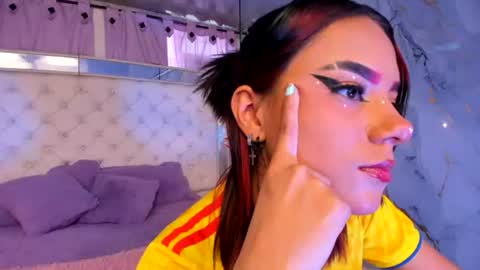 Snapshot of skyler_rouse chatting on July 3, 7:42 pm skyler_rouse online show from July 3, 7:42 pm