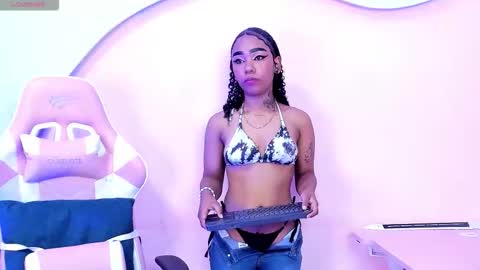 skylerbloom online show from November 4, 4:22 am