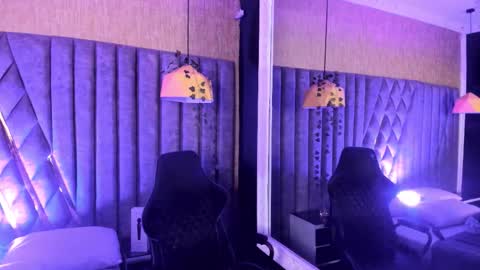 skylerbloom online show from March 23, 3:21 am