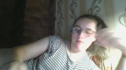 skyressie333 online show from November 30, 8:13 pm