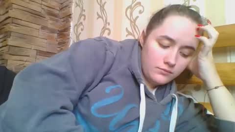 skyressie333 online show from January 19, 9:02 am