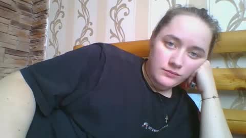 skyressie333 online show from February 11, 9:25 am