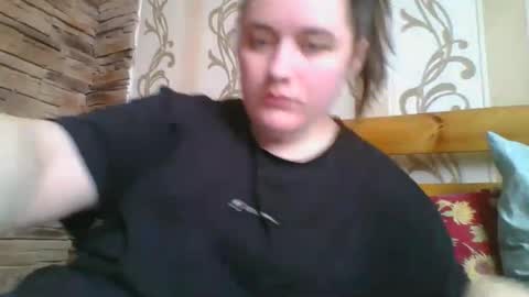 skyressie333 online show from February 23, 9:39 am