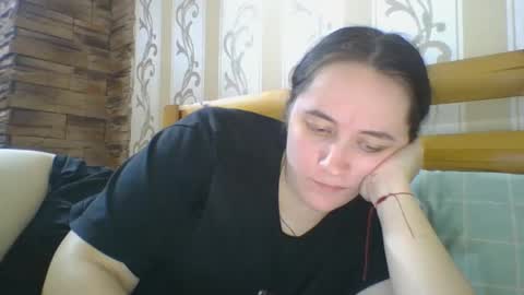 skyressie333 online show from March 5, 4:14 pm