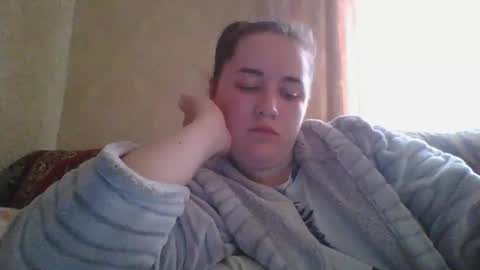 Snapshot of skyressie333 chatting on April 7, 5:19 am skyressie333 online show from April 7, 5:19 am