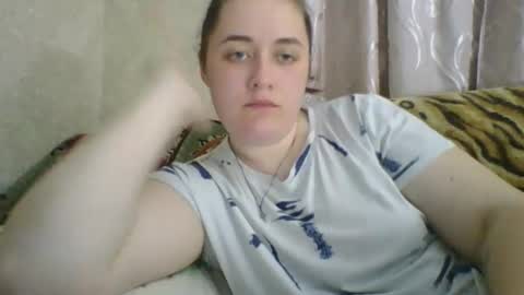 Snapshot of skyressie333 chatting on April 8, 7:14 pm skyressie333 online show from April 8, 7:14 pm