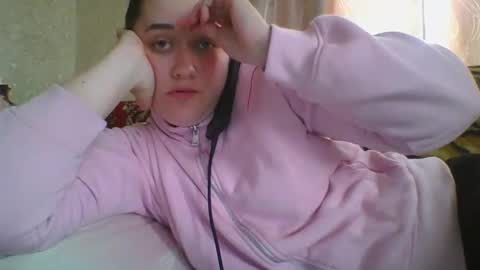 Snapshot of skyressie333 chatting on April 10, 8:30 am skyressie333 online show from April 10, 8:30 am