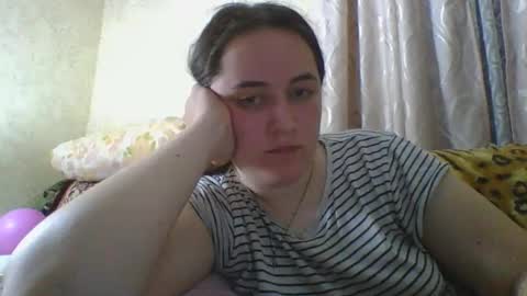 Snapshot of skyressie333 chatting on April 13, 7:08 pm skyressie333 online show from April 13, 7:08 pm