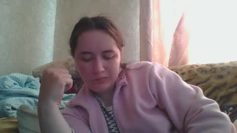 Snapshot of skyressie333 chatting on April 14, 8:20 am skyressie333 online show from April 14, 8:20 am