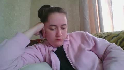 Snapshot of skyressie333 chatting on April 20, 6:27 am skyressie333 online show from April 20, 6:27 am