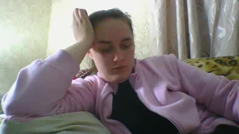 Snapshot of skyressie333 chatting on April 21, 6:44 pm skyressie333 online show from April 21, 6:44 pm