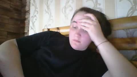 Snapshot of skyressie333 chatting on April 27, 7:12 pm skyressie333 online show from April 27, 7:12 pm