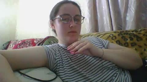 Snapshot of skyressie333 chatting on May 1, 6:45 pm skyressie333 online show from May 1, 6:45 pm