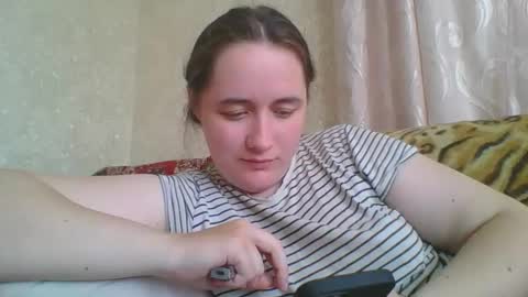 Snapshot of skyressie333 chatting on May 2, 12:54 pm skyressie333 online show from May 2, 12:54 pm