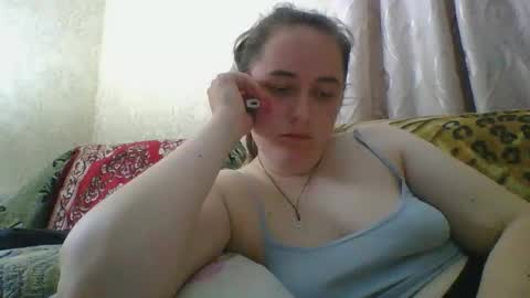 Snapshot of skyressie333 chatting on May 4, 7:32 pm skyressie333 online show from May 4, 7:32 pm