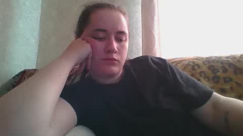 Snapshot of skyressie333 chatting on May 6, 6:52 am skyressie333 online show from May 6, 6:52 am