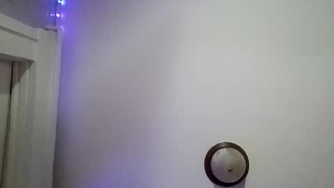 Snapshot of skysnicker chatting on November 19, 6:46 am skysnicker online show from November 19, 6:46 am