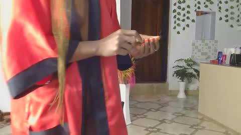 Snapshot of skyy_brown chatting on February 3, 1:26 am Bella online show from February 3, 1:26 am