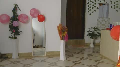 Snapshot of skyy_brown chatting on February 17, 1:24 am Bella online show from February 17, 1:24 am