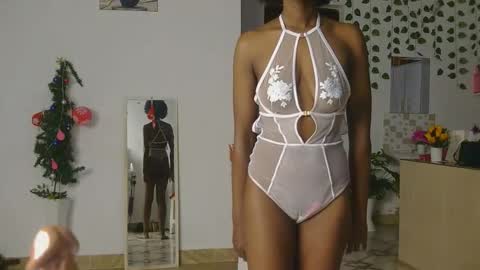 Snapshot of skyy_brown chatting on March 8, 2:04 am Bella online show from March 8, 2:04 am