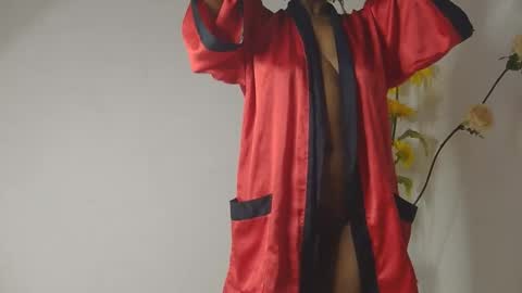 Snapshot of skyy_brown chatting on April 4, 12:53 am Bella online show from April 4, 12:53 am