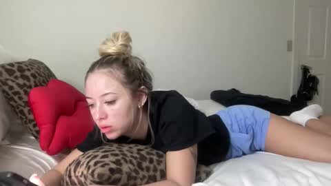 Skylar online show from October 21, 2:12 am