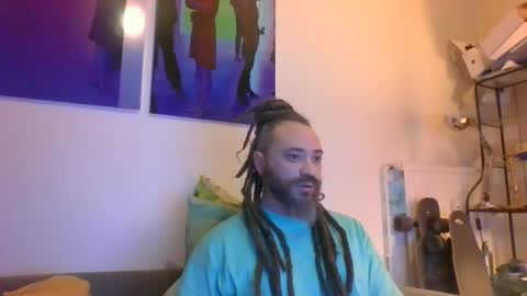 Snapshot of slashfantasy chatting on January 1, 2:31 pm slashfantasy online show from January 1, 2:31 pm