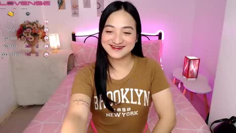 Snapshot of slave_amanda69 chatting on December 5, 6:32 am Queen Cyrine online show from December 5, 6:32 am