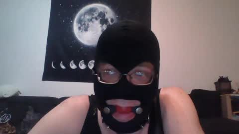 Snapshot of slaveforgodess chatting on July 15, 11:43 pm slaveforgodess online show from July 15, 11:43 pm