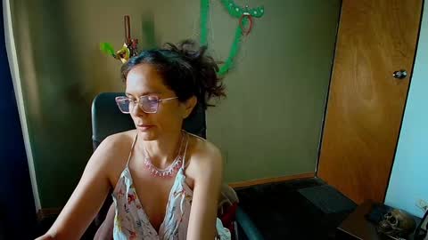 SlaveFuck online show from December 10, 9:54 pm