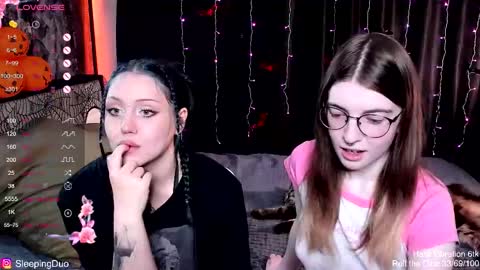 Snapshot of sleepingduo chatting on October 24, 11:17 am Hi We are Iva and Angela Nice to meet u 3 online show from October 24, 11:17 am