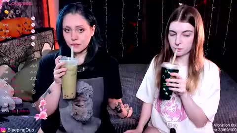 Snapshot of sleepingduo chatting on October 27, 11:36 am Hi We are Iva and Angela Nice to meet u 3 online show from October 27, 11:36 am