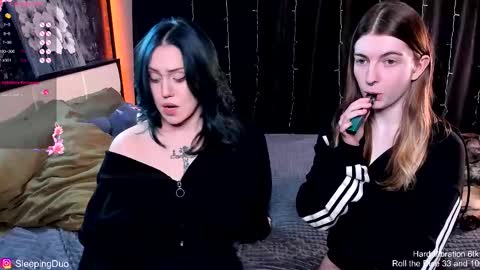 Snapshot of sleepingduo chatting on November 18, 4:00 pm Hi We are Iva and Angela Nice to meet u 3 online show from November 18, 4:00 pm