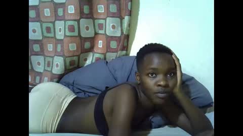 Snapshot of slender_queen chatting on February 16, 7:59 am slender_queen online show from February 16, 7:59 am