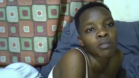 Snapshot of slender_queen chatting on March 16, 6:17 am slender_queen online show from March 16, 6:17 am