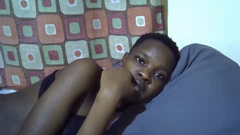 Snapshot of slender_queen chatting on March 26, 8:14 pm slender_queen online show from March 26, 8:14 pm