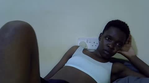 Snapshot of slender_queen chatting on April 13, 6:46 pm slender_queen online show from April 13, 6:46 pm