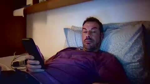 Snapshot of slevin1983 chatting on March 2, 12:32 pm slevin online show from March 2, 12:32 pm