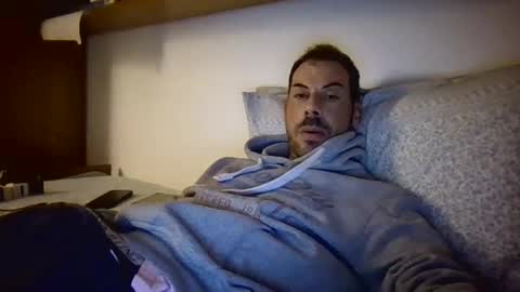 Snapshot of slevin1983 chatting on March 4, 6:07 pm slevin online show from March 4, 6:07 pm