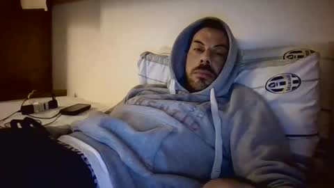 Snapshot of slevin1983 chatting on March 10, 3:41 pm slevin online show from March 10, 3:41 pm