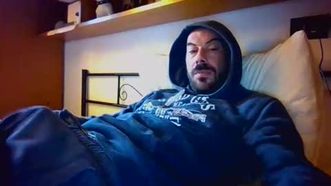 Snapshot of slevin1983 chatting on October 5, 2:15 pm slevin online show from October 5, 2:15 pm