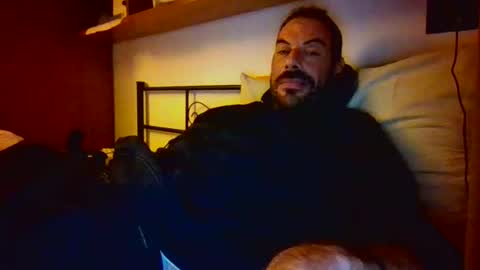 Snapshot of slevin1983 chatting on October 28, 10:45 pm slevin online show from October 28, 10:45 pm