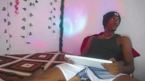 sleyandluna1 online show from May 17, 1:51 pm