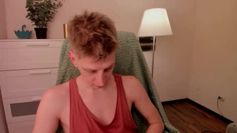 Snapshot of slim_andy chatting on November 8, 10:15 am Andy online show from November 8, 10:15 am