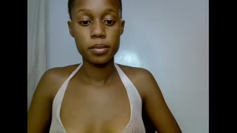 Snapshot of slim_candy12 chatting on June 22, 7:44 pm Lily online show from June 22, 7:44 pm