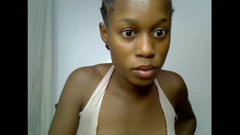 Snapshot of slim_candy12 chatting on June 24, 8:30 pm Lily online show from June 24, 8:30 pm