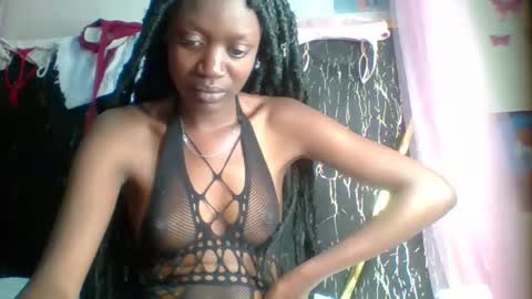 Snapshot of slim_ebony2006 chatting on November 1, 8:44 pm Anna online show from November 1, 8:44 pm
