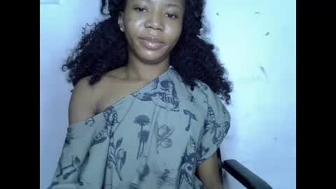 Snapshot of slim_ebonypet chatting on August 1, 8:35 am Crystal online show from August 1, 8:35 am