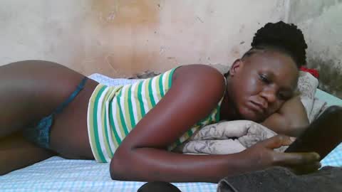 Snapshot of slim_girl3 chatting on June 22, 5:48 am slim_girl3 online show from June 22, 5:48 am