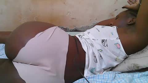 Snapshot of slim_girl3 chatting on June 25, 6:12 pm slim_girl3 online show from June 25, 6:12 pm